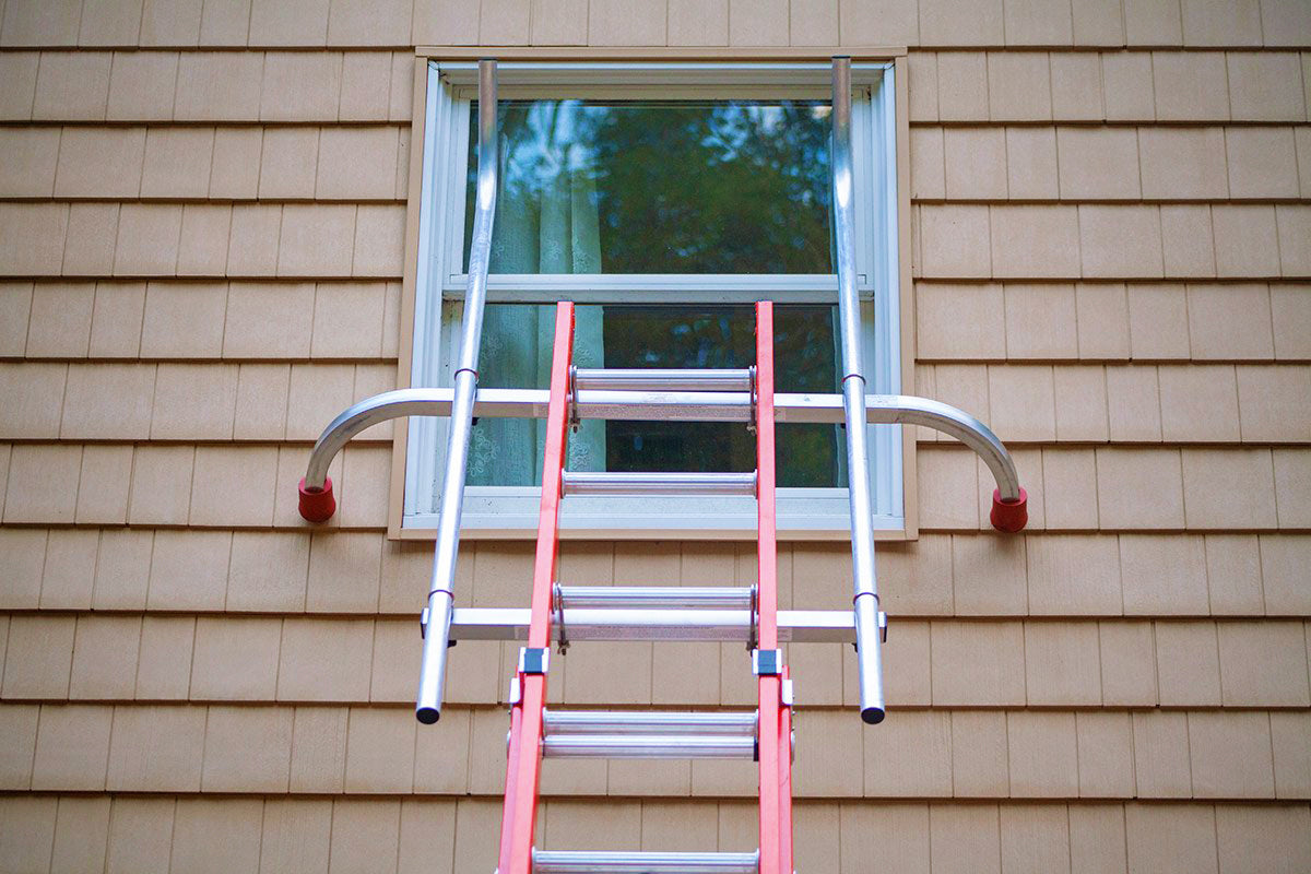 Buy Best Ladder Stabilizer for Roof | Ladder Safety Rails